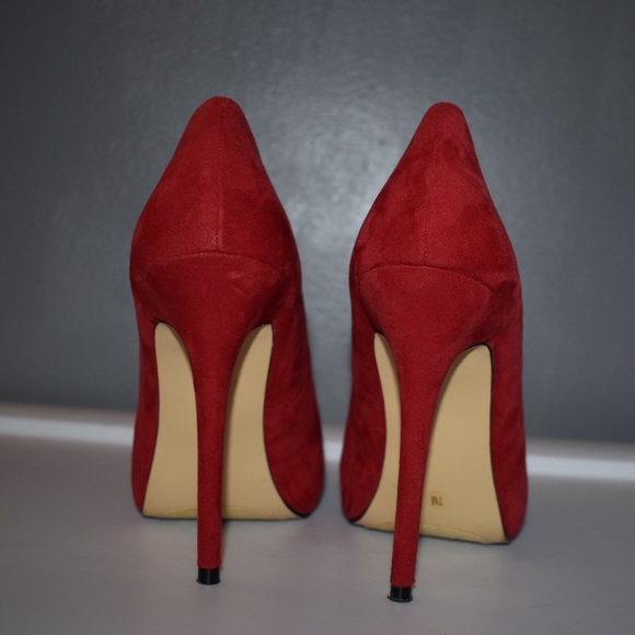 Very lightly worn Red Stiletto Heels - Picture 1 of 3